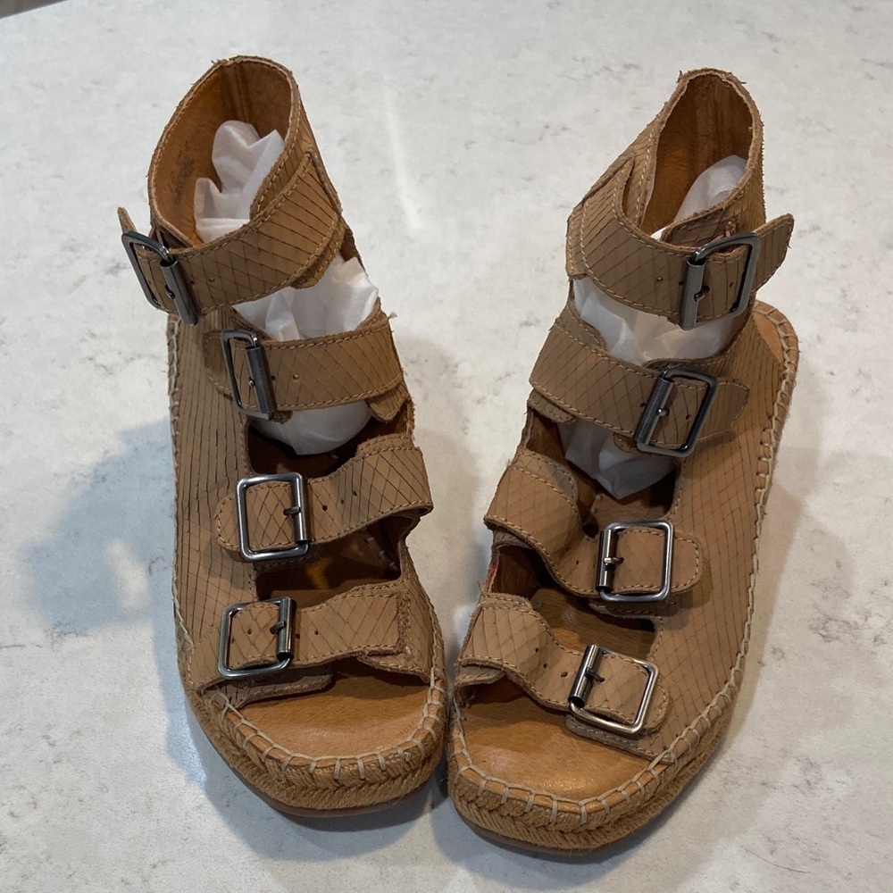Kelsi Dagger wedge sandal with buckles Size 8 1/2